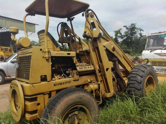 ขายด่วน รถตักล้อยาง