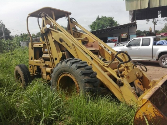 ขายด่วน รถตักล้อยาง