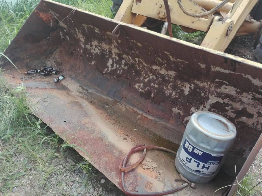 ขายด่วน รถตักล้อยาง