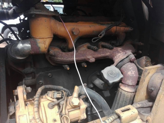 ขายด่วน รถตักล้อยาง