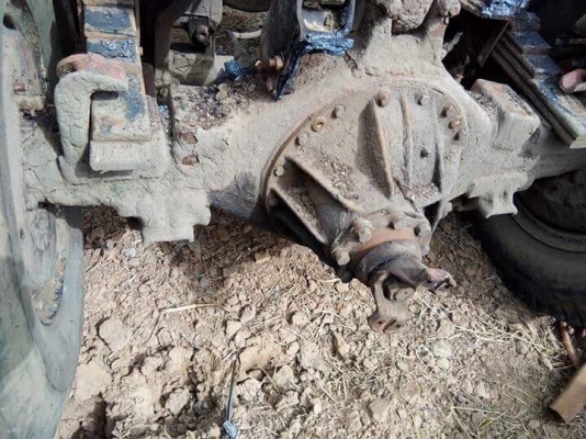 49.000บาท ชุดเพลาหลัง 10ล้อ อีซุใหญ่จัมโบ้200 สภาพดีพร้อมใช้งาน