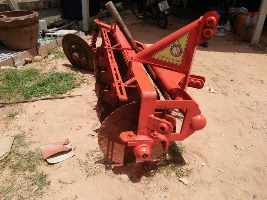 ตัดราคาเลยครับ13500บาทครับผาน5&times;22"เป็นของสยามแทรกเตอร์ครับ