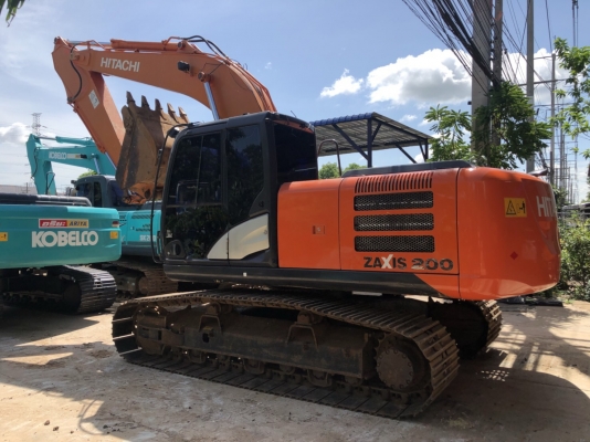 HITACHI ZX200-5G