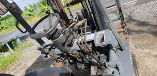 ขายด่วนรถยกTOYOTA6FG20ยก2ตันเสาสูง3เมตรงากะดกได้ยกจริงได้ถึง2.4ตันรถนอกนำเข้ายังไม่เคยใช้งานในเมืองไทยเลย