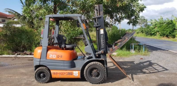 ขายด่วนรถยกTOYOTA6FG20ยก2ตันเสาสูง3เมตรงากะดกได้ยกจริงได้ถึง2.4ตันรถนอกนำเข้ายังไม่เคยใช้งานในเมืองไทยเลย