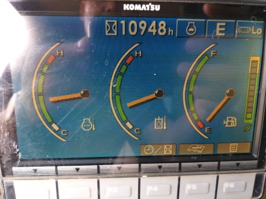 รถขุด​ KOMATSUPC200-8 C8055X เลขไมล์ 10,0XX ชั่วโมง