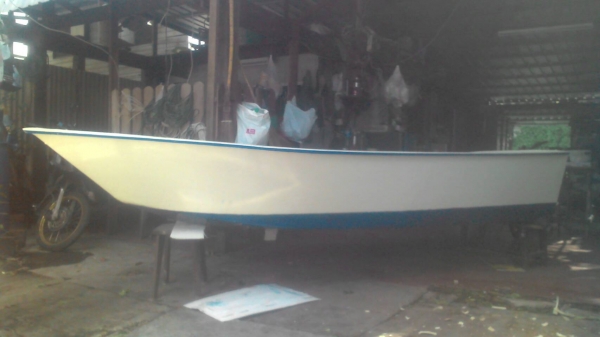 ขายเรือไทยๆ 12ฟุต พร้อมเครื่อง tohatsu9.9 สภาพพร้อมใช้วิ่งได้เลย ขายเรือไทยๆ 12ฟุต พร้อมเครื่อง tohatsu9.9 สภาพพร้อมใช้วิ่งได้เลย