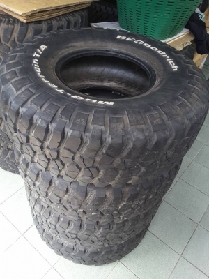 BF KM2 USA. 35-12.5-15 ปี12 สภาพสวยๆ 1ชุด