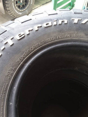 BF KM2 USA. 35-12.5-15 ปี12 สภาพสวยๆ 1ชุด
