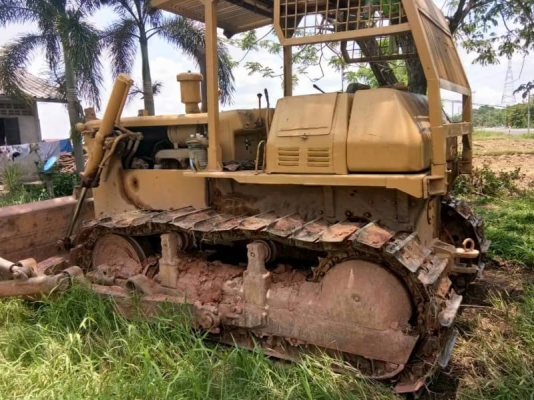 KOMATSU D60A-6