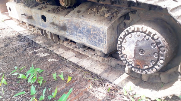 ขายด่วน แม็คโคร HITASHI UH-200 สภาพพร้อมใช้งาน เครื่องปั้มดี เอวแน่น โซ่ช่วงล่างหนา รูลเลอร์ไม่แตกชักลูก พร้อมใช้งาน สนใจสอบถามไว้ใช้งาน 093 0764943 คุณ ตั้ม