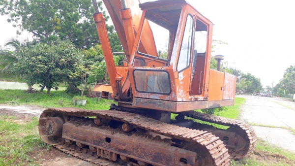 ขายด่วน แม็คโคร HITASHI UH-200 สภาพพร้อมใช้งาน เครื่องปั้มดี เอวแน่น โซ่ช่วงล่างหนา รูลเลอร์ไม่แตกชักลูก พร้อมใช้งาน สนใจสอบถามไว้ใช้งาน 093 0764943 คุณ ตั้ม