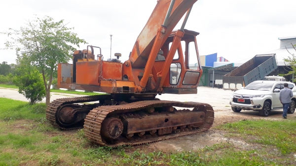 ขายด่วน แม็คโคร HITASHI UH-200 สภาพพร้อมใช้งาน เครื่องปั้มดี เอวแน่น โซ่ช่วงล่างหนา รูลเลอร์ไม่แตกชักลูก พร้อมใช้งาน สนใจสอบถามไว้ใช้งาน 093 0764943 คุณ ตั้ม