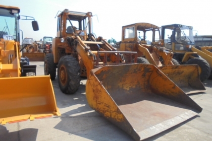 ขายรถตักล้อยาง TCM 45 เอวอ่อน สภาพดี (แขนยาวตักขึ้นสิบล้อได้เลย) ขายรถตักล้อยาง TCM 45 เอวอ่อน สภาพดี (แขนยาวตักขึ้นสิบล้อได้เลย)