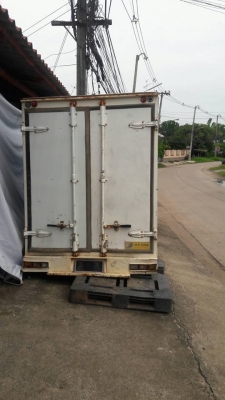 ตู้แห้ง ใส่รถดีแม็กซ์ สภาพดี