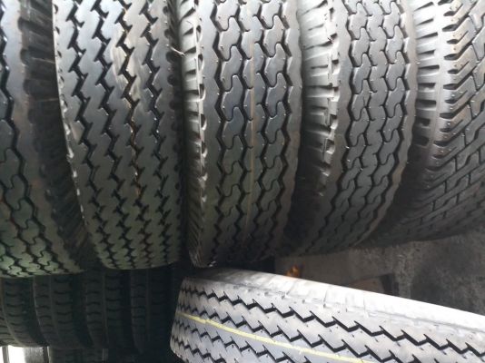 ยางอัดดอกไฟฟ้า825-16/750-16สำหรับรถดินรุ่นเล็ก