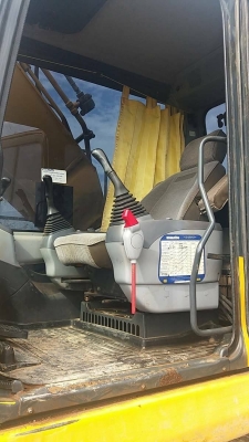 ขาย 1,310,000 KOMATSU pc 200-7 ปี 2012 ซื้อใหม่ป้ายแดงใช้มือเดียว มีไลหัวเจาะ  เอกสารแจ้งจำหน่าย ทำงาน 11,000 ชม. ไฟฟ้าครบ เครื่องดีมาก ปั้มแรงสุด เอวแน่น ช่วงล่างสวย รถสวยพร้อมใช้ รถอยู่ อุดร 090-772-3710 090-772-3708