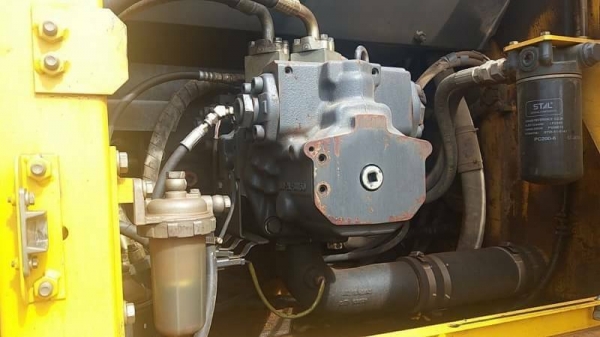 ขาย 1,310,000 KOMATSU pc 200-7 ปี 2012 ซื้อใหม่ป้ายแดงใช้มือเดียว มีไลหัวเจาะ  เอกสารแจ้งจำหน่าย ทำงาน 11,000 ชม. ไฟฟ้าครบ เครื่องดีมาก ปั้มแรงสุด เอวแน่น ช่วงล่างสวย รถสวยพร้อมใช้ รถอยู่ อุดร 090-772-3710 090-772-3708