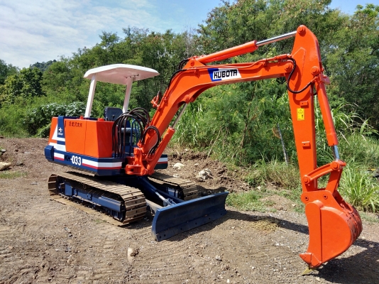 ขายรถขุดแบคโฮ KUBOTA KH-033 ขนาดเทียบเท่าPc35 รถเก่านอกแท้100\% (มีลายหัวแย๊ก แทรคเหล็ก ระบบไว) เครื่องแน่น รถพร้อมใช้งาน เอกสารใบอินวอยครบ ????ราคา 250,000 ต่อรองได้???? ☎️ สนใจติดต่อ 096-3268553 (สถิตย์พันธ์) ???? ID LINE 0963268553 ????#ร้านร ขายรถขุดแบคโฮ KUBOTA KH-033 ขนาดเทียบเท่าPc35 รถเก่านอกแท้100\% (มีลายหัวแย๊ก แทรคเหล็ก ระบบไว) เครื่องแน่น รถพร้อมใช้งาน เอกสารใบอินวอยครบ ????ราคา 250,000 ต่อรองได้???? ☎️ สนใจติดต่อ 096-3268553 (สถิตย์พันธ์) ???? ID LINE 0963268553 ????#ร้านร