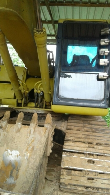 แม็กโครมือสอง/ Komatsu Pc200-6 ไฟฟ้าครบ/ ช่วงล่างดีใช้ได้/ เอวเปลี่ยนใหม่/ เทอร์โบใหม่/ เอกสารจาก บริษัท บางกอก