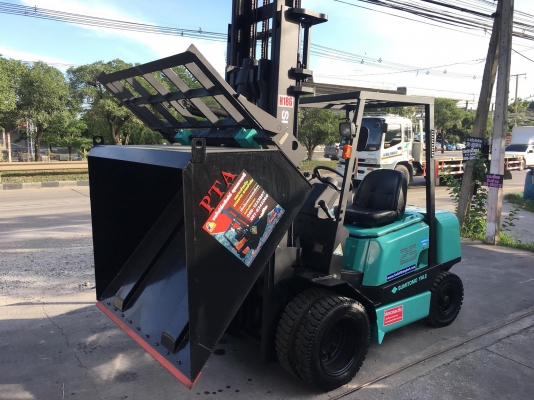 ขายรถตักยางพาราตักทะลายปาล์ม