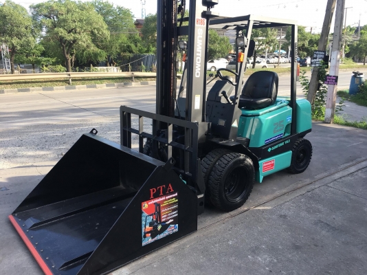 ขายรถตักยางพาราตักทะลายปาล์ม