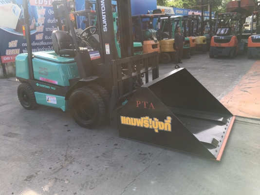 ขายรถตักยางพาราตักทะลายปาล์ม