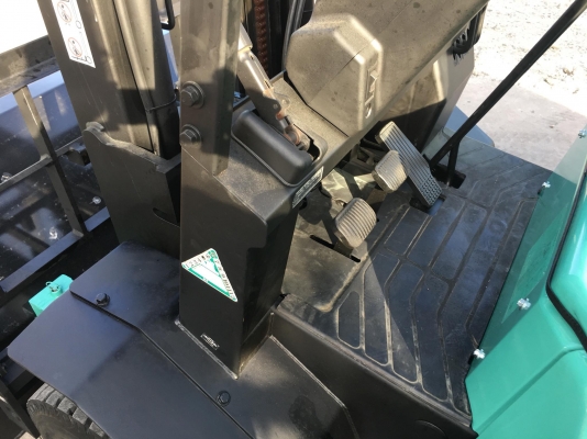 ขายรถตักยางพาราตักทะลายปาล์ม