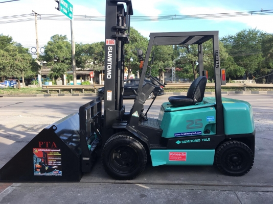 ขายรถตักยางพาราตักทะลายปาล์ม