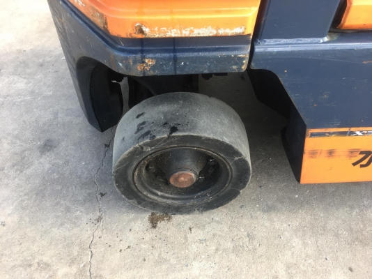 ขายรถตักยางพาราตักทะลายปาล์ม