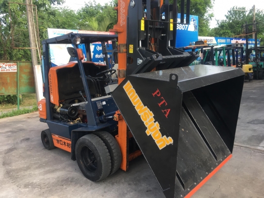 ขายรถตักยางพาราตักทะลายปาล์ม