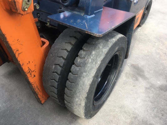 ขายรถตักยางพาราตักทะลายปาล์ม