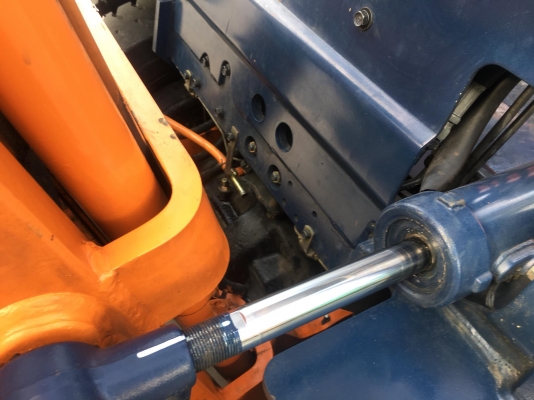 ขายรถตักยางพาราตักทะลายปาล์ม