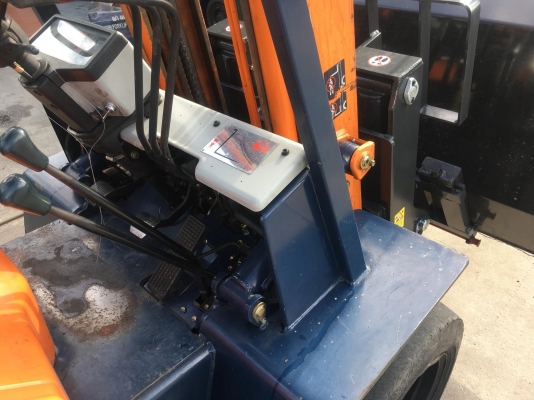 ขายรถตักยางพาราตักทะลายปาล์ม