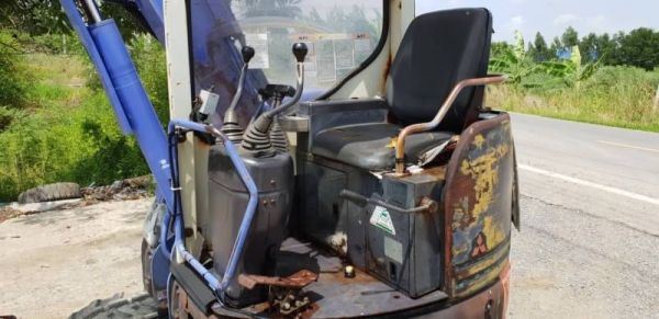 ขายด่วนรถแบคโฮมิตซู MM30SRเคื่อง3สูบดีปั้มนี้วดีคอลโทลน้ำมันเท่าPC30รถนอกเพิ่งเข้ามาใหม่สถาพพร้อมใช้ยังไม่เคยใช้งานในไทยเลย