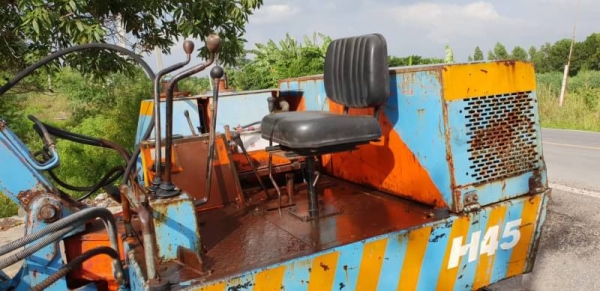 ขายด่วนรถแบคโฮฮิตาชีH45เทียบเท่าPC50เครื่อง4สูบปั่มแรงรถนอกเพิ่งนำเข้ามาใหม่ยังไม่เคยใช้งานในเมืองไทยเลย