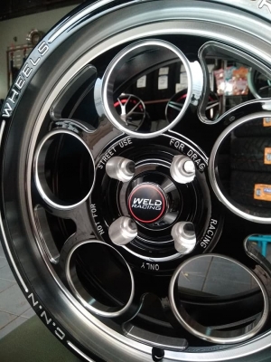 แม็กใหม่ลายลูกโม่ ขอบ 15 ราคา 8900 บาท