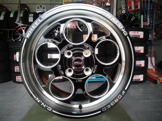 แม็กใหม่ลายลูกโม่ ขอบ 15 ราคา 8900 บาท