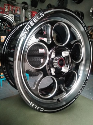 แม็กใหม่ลายลูกโม่ ขอบ 15 ราคา 8900 บาท