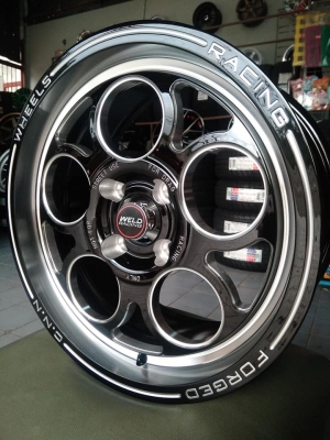 แม็กใหม่ลายลูกโม่ ขอบ 15 ราคา 8900 บาท