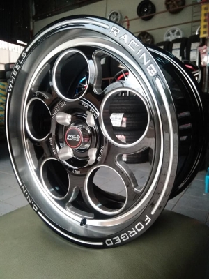 แม็กใหม่ลายลูกโม่ ขอบ 15 ราคา 8900 บาท