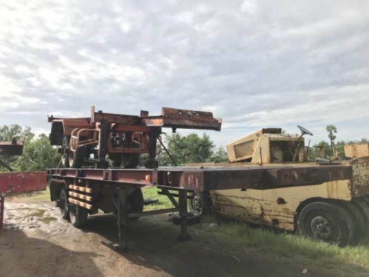 ขายพื้นเรียบและ หางก้างปลา 2 เพลา 7 หาง หางละ 100,000 บาท   4 หาง พื้นเรียบ 2 เพลา ยาว 8.5 เมตร เอกสารเล่มทะเบียน ม.79  3 หางละ 80,000 ก้างปลา 2 เพลา ยาว 7.5 เมตร (ไม่มีเล่มเล่มทะเบียน)  รถอยู่  นครปฐม โทร 0610710295