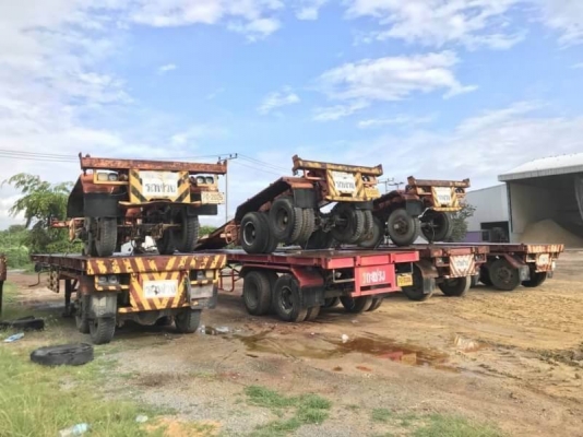 ขายพื้นเรียบและ หางก้างปลา 2 เพลา 7 หาง หางละ 100,000 บาท   4 หาง พื้นเรียบ 2 เพลา ยาว 8.5 เมตร เอกสารเล่มทะเบียน ม.79  3 หางละ 80,000 ก้างปลา 2 เพลา ยาว 7.5 เมตร (ไม่มีเล่มเล่มทะเบียน)  รถอยู่  นครปฐม โทร 0610710295