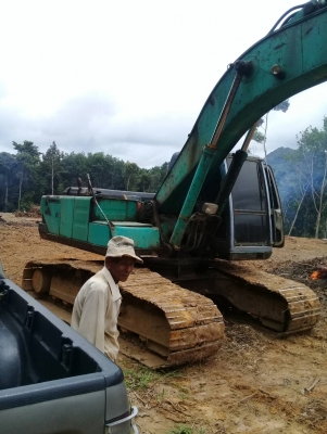 โกเบลโก้ Sk 200 -3 เอกสารอินวอยไฟตัดรถใช้งานได้ปกติราคา 650000 ต่อรองรถสุราษ