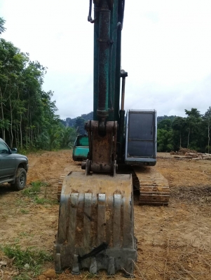 โกเบลโก้ Sk 200 -3 เอกสารอินวอยไฟตัดรถใช้งานได้ปกติราคา 650000 ต่อรองรถสุราษ
