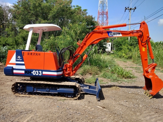 ขายรถขุดแบคโฮ KUBOTA KH-033 ขนาดเทียบเท่าPc35 รถเก่านอกแท้100\% (มีลายหัวแย๊ก แทรคเหล็ก เครื่อง4สูบ ระบบไว) เครื่องแน่น รถพร้อมใช้งาน เอกสารใบอินวอยครบ            ????ราคา 250,000 ต่อรองได้???? ☎️ สนใจติดต่อ 096-3268553 (สถิตย์พันธ์) ???? ID LINE 096326855