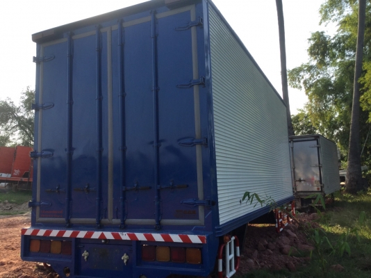 ขายตู้10 ล้อ 3บาน สวยๆยาว 6.5 เมตรกว้าง2.5ม สูง2.5ม ครัทชีกว้าง 87 ซ.ม สวยพร้อมใช้งาน ศุภากร 081-1903107,089-5367218