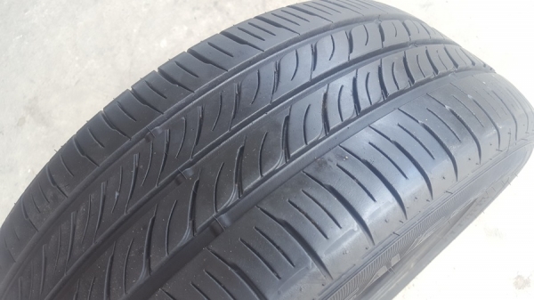 ขายยาง205/55/16 ปี 17 DUNLOP EC300 2 เส้น
