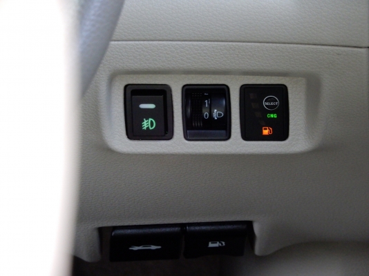 NISSAN SYLPHY 1.6 E CNG AT ปี2015 โทร 062-991-6649 ดาวออโต้เบสท์