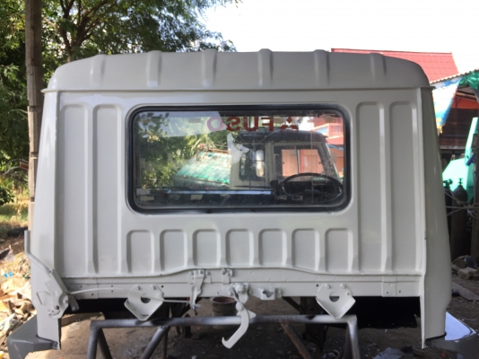 ขาย หัวสิบล้อ ( MITUBISHI. เฉินหลง สีใหม่.  ) เบาะภายในใหม่ อุปกรณ์ครบ